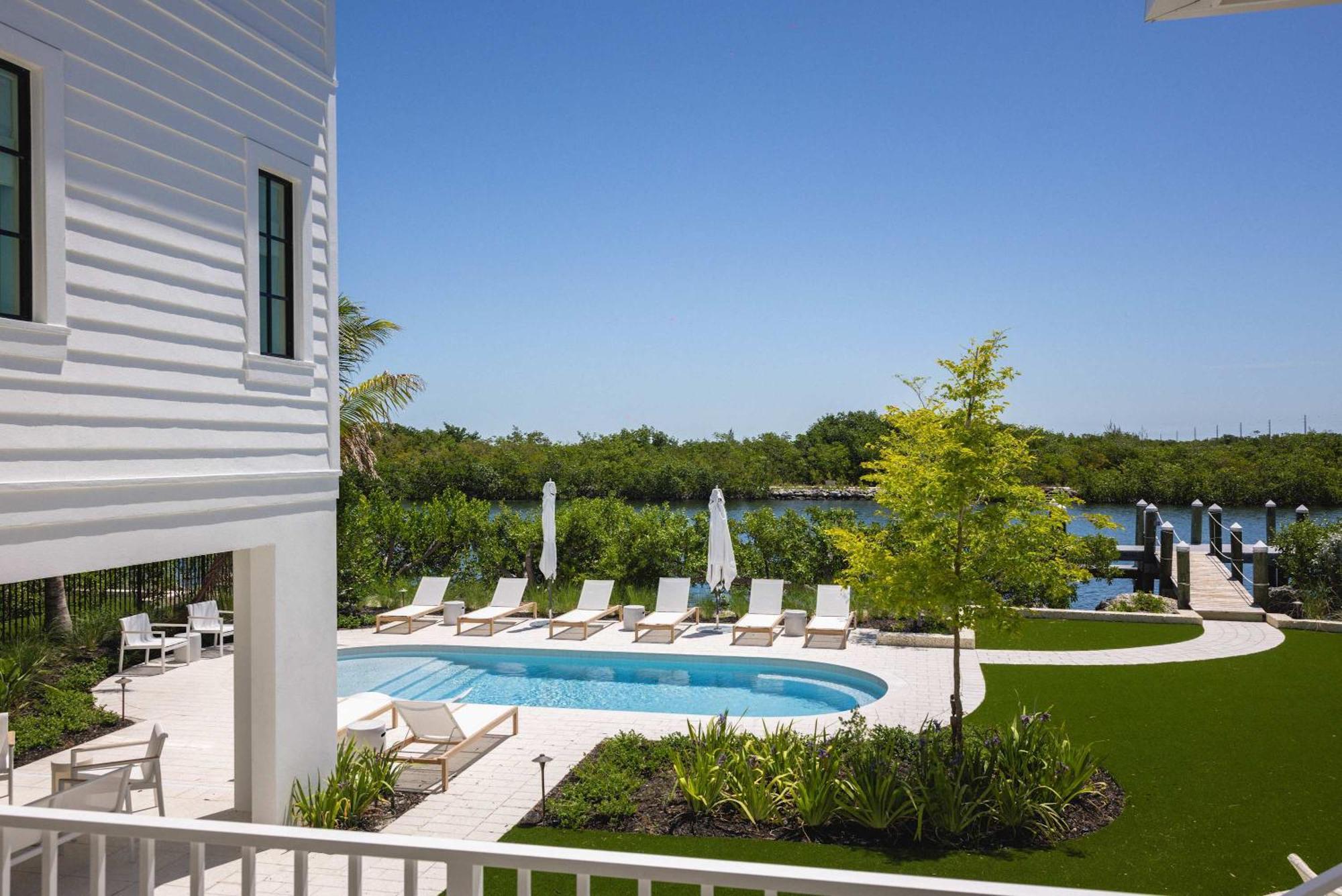 Parking Pool & Dock - Shellstone House