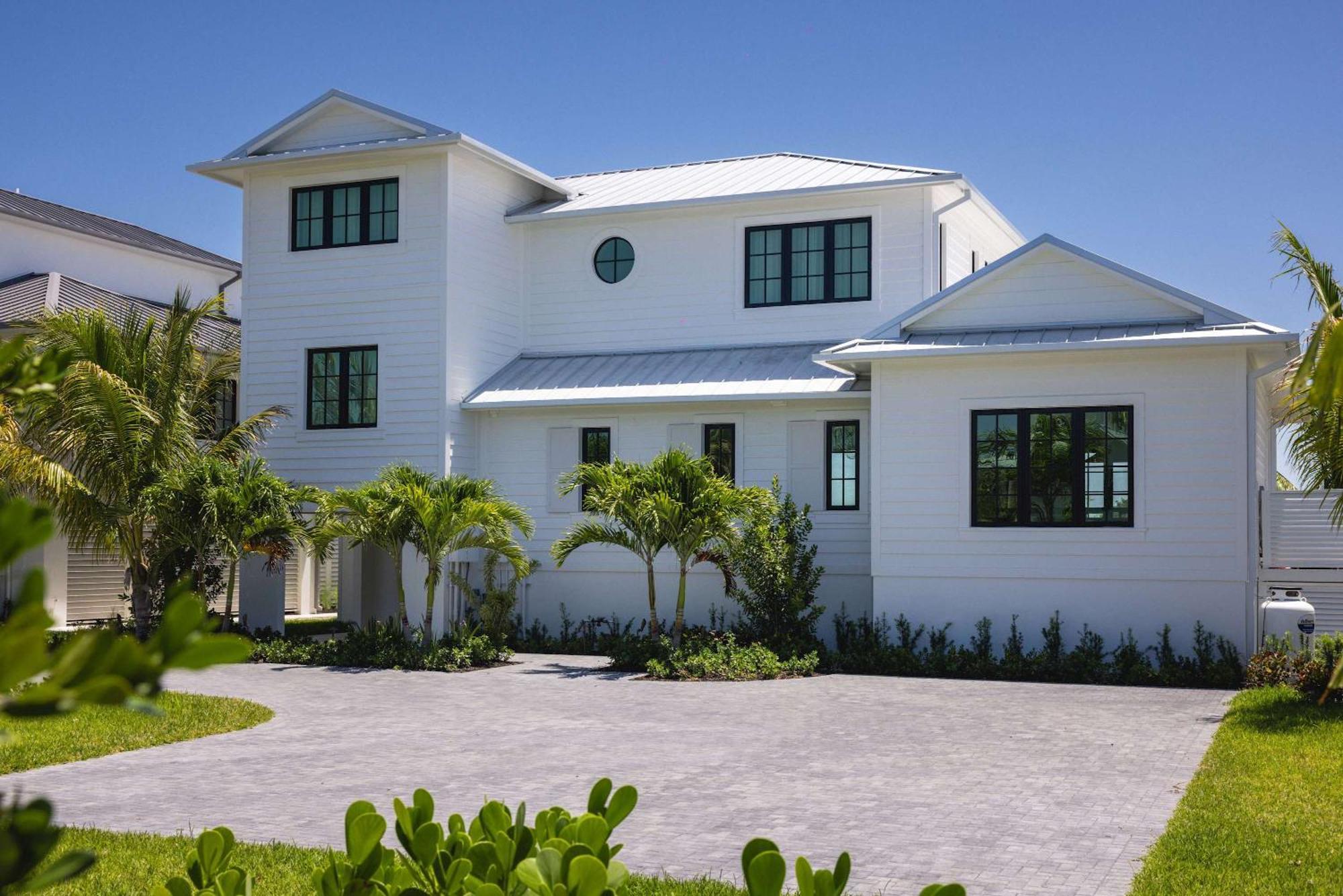 Parking Pool & Dock - Shellstone House *