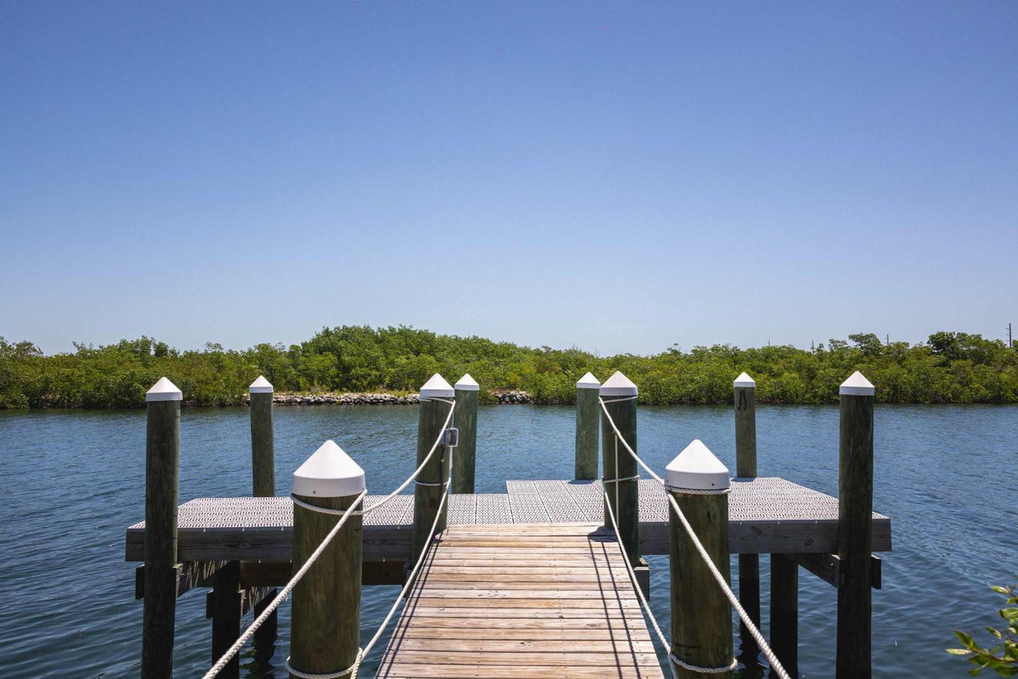 Parking Pool & Dock - Shellstone House Ferienhaus *