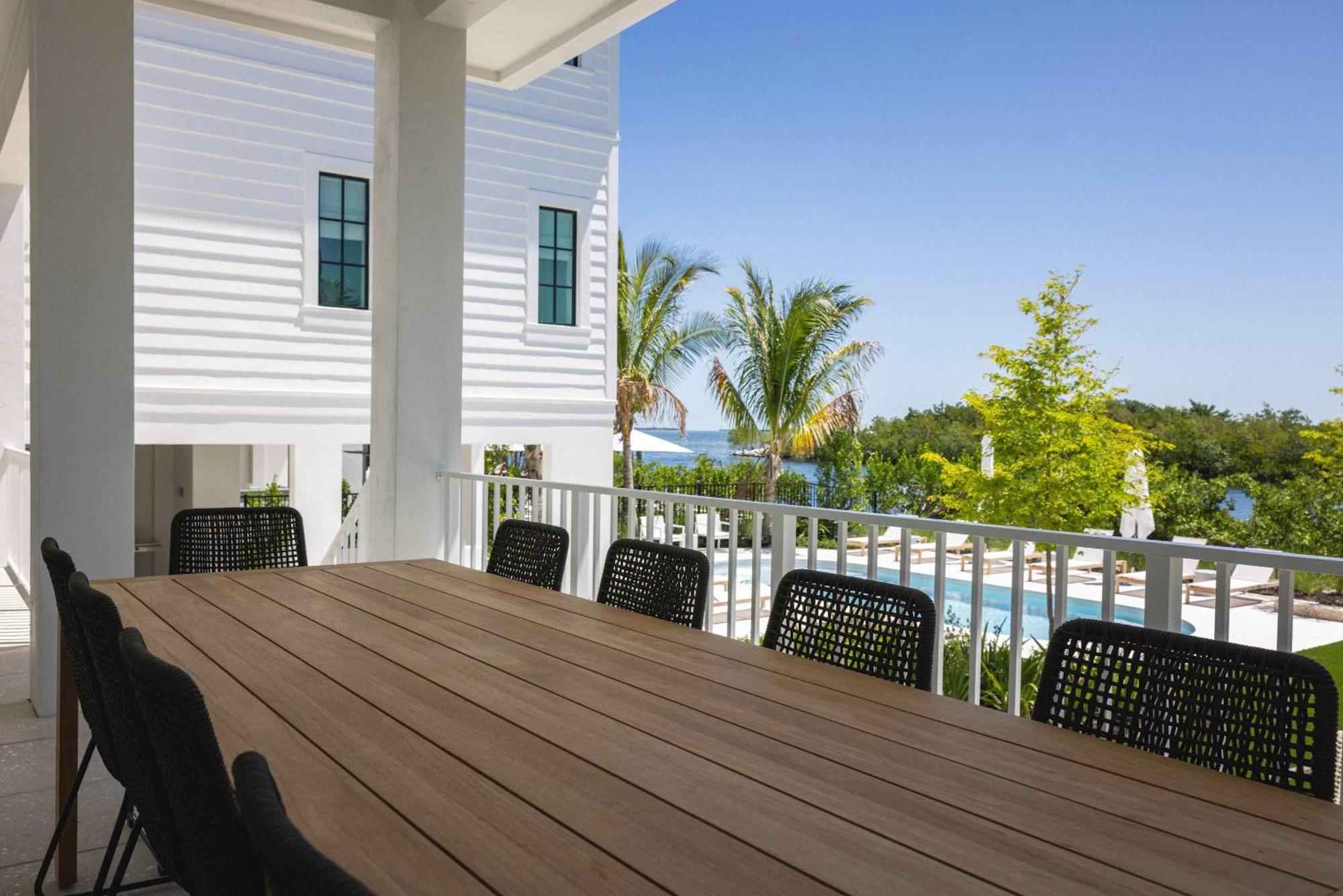 Parking Pool & Dock - Shellstone House Key West